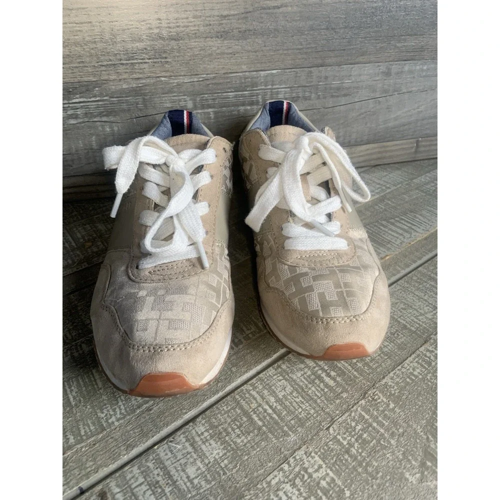 Tommy Hilfiger Women's Sneakers Shoes Size 7.5 Tan Wonderful Condition - Picture 2 of 8